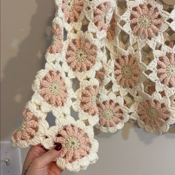 NWT Crochet Pink White + Beige Girly Grandma Knit Chunky Flower Floral Sweater - Picture 2 of 6